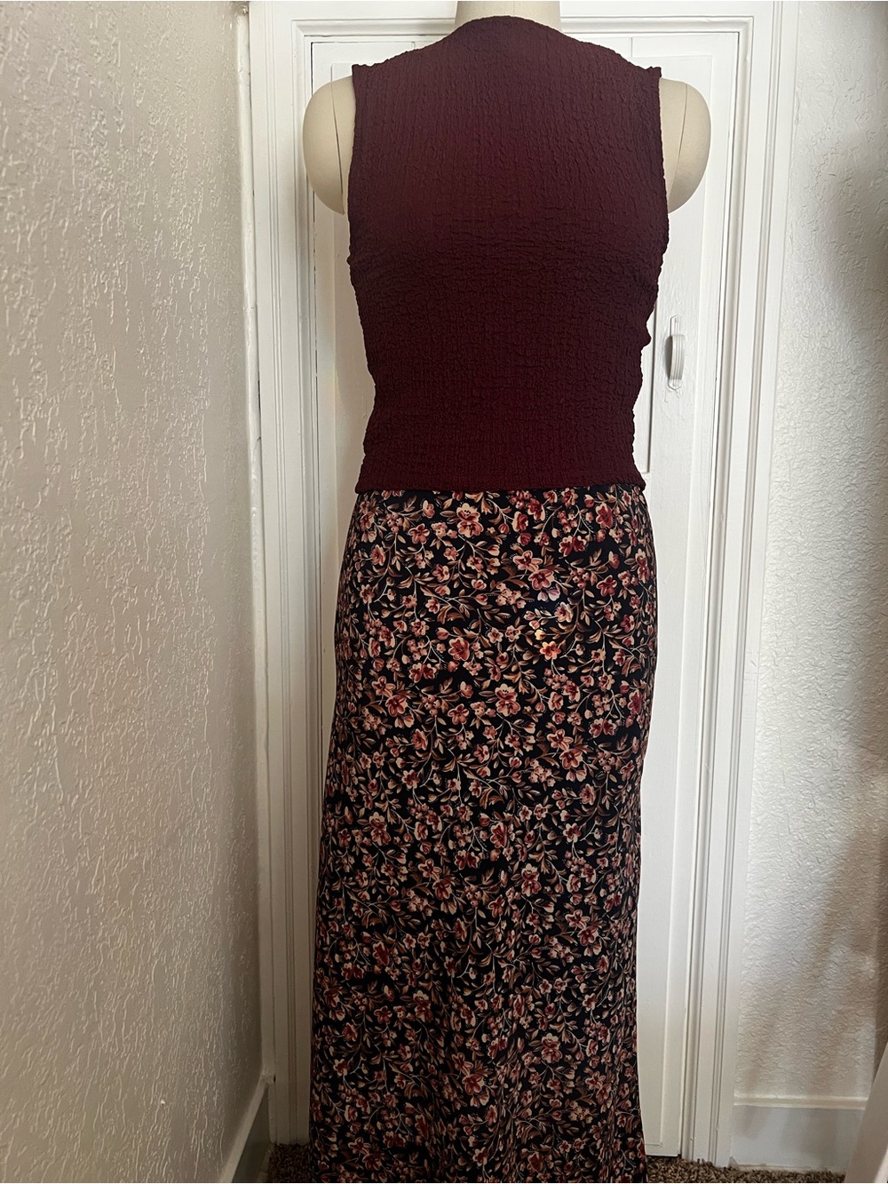 Vintage Floral Maxi Skirt in Black and Pink - Classic Women's Skirt